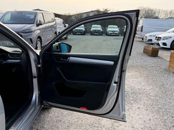 SKODA SUPERB 1.4 TSi iV 13kWh SE Technology Hatchback 5dr Petrol Plug-in Hybr