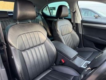 SKODA SUPERB 1.4 TSi iV 13kWh SE Technology Hatchback 5dr Petrol Plug-in Hybr