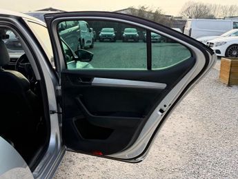 SKODA SUPERB 1.4 TSi iV 13kWh SE Technology Hatchback 5dr Petrol Plug-in Hybr