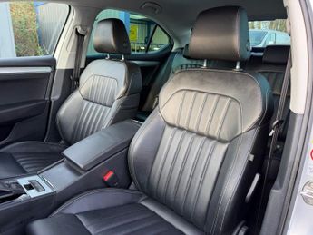 SKODA SUPERB 1.4 TSi iV 13kWh SE Technology Hatchback 5dr Petrol Plug-in Hybr