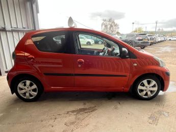TOYOTA AYGO 1.0 VVT-i Fire Hatchback 5dr Petrol MultiMode Euro 5 (a/c) (67 p