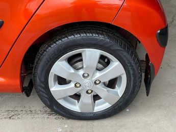 TOYOTA AYGO 1.0 VVT-i Fire Hatchback 5dr Petrol MultiMode Euro 5 (a/c) (67 p