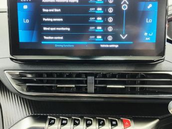 PEUGEOT 3008 1.2 PureTech Allure SUV 5dr Petrol EAT Euro 6 (s/s) (130 ps)