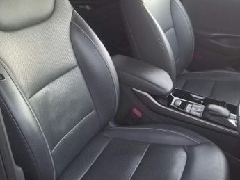 HYUNDAI IONIQ 38.3kWh Premium SE Hatchback 5dr Electric Auto (136 ps)