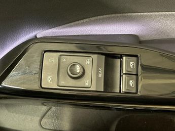 VOLKSWAGEN ID.3 Pro Performance 58kWh Life Hatchback 5dr Electric Auto (204 ps)