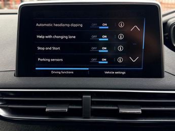 PEUGEOT 5008 1.2 PureTech Allure SUV 5dr Petrol EAT Euro 6 (s/s) (130 ps)