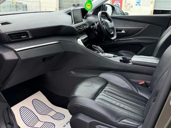 PEUGEOT 5008 1.2 PureTech Allure SUV 5dr Petrol EAT Euro 6 (s/s) (130 ps)