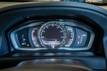VOLVO XC60 2.4 D4 SE Lux Nav SUV 5dr Diesel Geartronic AWD Euro 5 (181 ps)