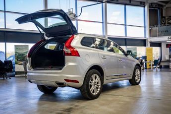 VOLVO XC60 2.4 D4 SE Lux Nav SUV 5dr Diesel Geartronic AWD Euro 5 (181 ps)