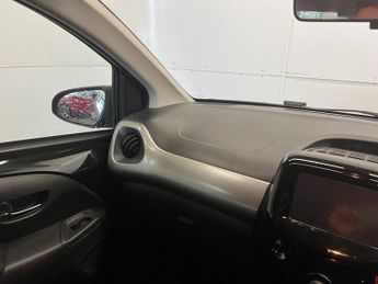 PEUGEOT 108 1.2 PureTech Allure Hatchback 5dr Petrol Manual Euro 6 (82 ps)