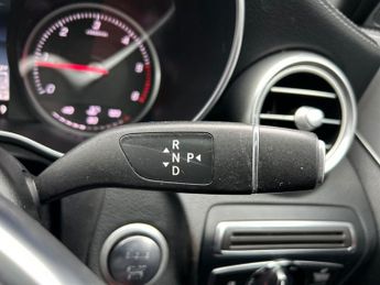 MERCEDES-BENZ C-CLASS 2.1 C220 BlueTEC AMG Line (Premium) Saloon 4dr Diesel G-Tronic+ 