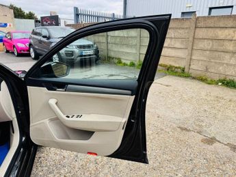 SKODA SUPERB 2.0 TSI SE L Executive Hatchback 5dr Petrol DSG Euro 6 (s/s) (22