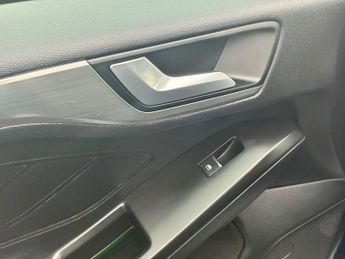 FORD FOCUS 1.0T EcoBoost Titanium Estate 5dr Petrol Auto Euro 6 (s/s) (125 