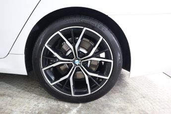 BMW 5 SERIES 2.0 520d MHT M Sport Saloon 4dr Diesel Hybrid Steptronic Euro 6 