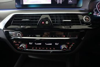 BMW 5 SERIES 2.0 520d MHT M Sport Saloon 4dr Diesel Hybrid Steptronic Euro 6 