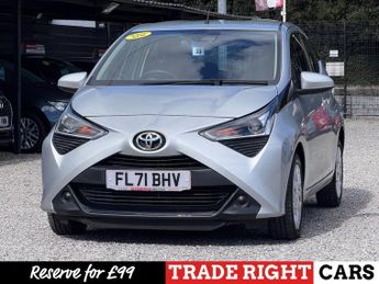 Toyota AYGO 1.0 VVT-i X-Play 5dr - ONE OWNER