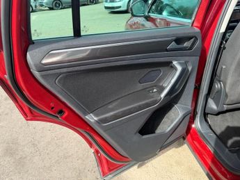 VOLKSWAGEN TIGUAN 2.0 BiTDI SEL SUV 5dr Diesel DSG 4Motion Euro 6 (s/s) (240 ps)