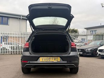VOLKSWAGEN GOLF 1.6 TDI SE Nav Hatchback 5dr Diesel DSG Euro 6 (s/s) (115 ps)