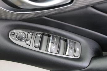 INFINITI Q50 2.0T Sport Saloon 4dr Petrol Auto Euro 5 (s/s) (211 ps)