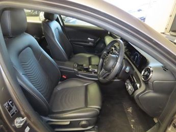 MERCEDES-BENZ A-CLASS 1.3 A180 SE Hatchback 5dr Petrol 7G-DCT Euro 6 (s/s) (136 ps)