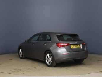 MERCEDES-BENZ A-CLASS 1.3 A180 SE Hatchback 5dr Petrol 7G-DCT Euro 6 (s/s) (136 ps) Re