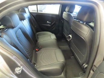 MERCEDES-BENZ A-CLASS 1.3 A180 SE Hatchback 5dr Petrol 7G-DCT Euro 6 (s/s) (136 ps) Re