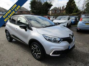 Renault Captur 0.9 TCe ENERGY Iconic SUV 5dr Petrol Manual Euro 6 (s/s) (90 ps)