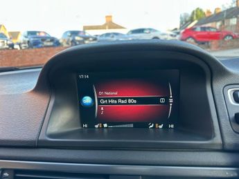 VOLVO XC70 2.4 D5 SE Lux Estate 5dr Diesel Geartronic AWD Euro 5 (215 ps)