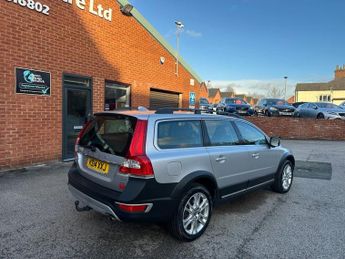 VOLVO XC70 2.4 D5 SE Lux Estate 5dr Diesel Geartronic AWD Euro 5 (215 ps)