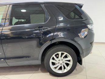 LAND ROVER DISCOVERY SPORT 2.0 TD4 SE Tech SUV 5dr Diesel Auto 4WD Euro 6 (s/s) (180 ps)