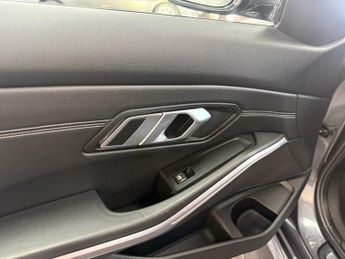 BMW 3 SERIES 2.0 330e 12kWh M Sport Saloon 4dr Petrol Plug-in Hybrid Auto Eur