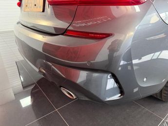 BMW 3 SERIES 2.0 330e 12kWh M Sport Saloon 4dr Petrol Plug-in Hybrid Auto Eur