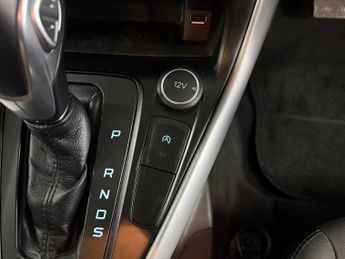 FORD FOCUS 1.0T EcoBoost Zetec Edition Hatchback 5dr Petrol Auto Euro 6 (s/