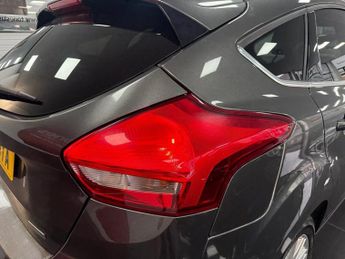 FORD FOCUS 1.0T EcoBoost Zetec Edition Hatchback 5dr Petrol Auto Euro 6 (s/