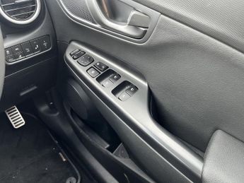 HYUNDAI KONA 64kWh Premium SE SUV 5dr Electric Auto (204 ps)