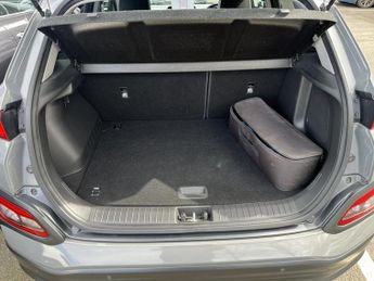 HYUNDAI KONA 64kWh Premium SE SUV 5dr Electric Auto (204 ps)