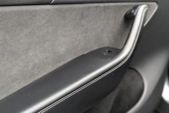 TESLA MODEL Y (Dual Motor) Long Range SUV 5dr Electric Auto 4WDE (384 bhp)