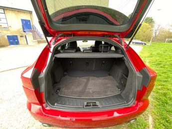 JAGUAR E-PACE 2.0 P200 R-Dynamic S SUV 5dr Petrol Auto AWD Euro 6 (s/s) (200 p