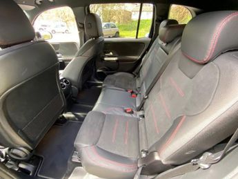 MERCEDES-BENZ GLB 2.0 GLB220d AMG Line (Premium) SUV 5dr Diesel 8G-DCT 4MATIC Euro