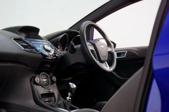 FORD FIESTA 1.6T EcoBoost ST-3 Hatchback Petrol Manual (s/s) 3dr - Just 37,2