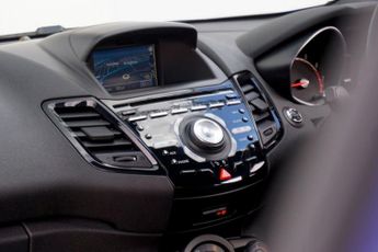 FORD FIESTA 1.6T EcoBoost ST-3 Hatchback Petrol Manual (s/s) 3dr - Just 37,2