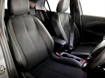 VAUXHALL Corsa Electric 50kWh Elite Premium Hatchback 5dr Electric Auto (136 ps)