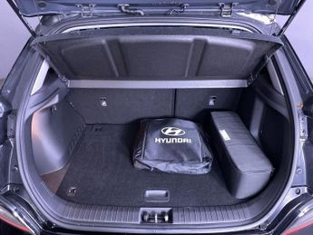 HYUNDAI KONA 39kWh Premium SUV 5dr Electric Auto (10.5kW Charger) (136 ps)