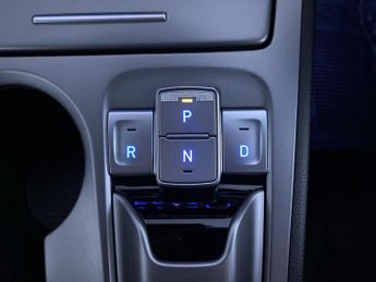 HYUNDAI KONA 39kWh Premium SUV 5dr Electric Auto (10.5kW Charger) (136 ps)