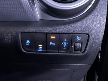 HYUNDAI KONA 39kWh Premium SUV 5dr Electric Auto (10.5kW Charger) (136 ps)