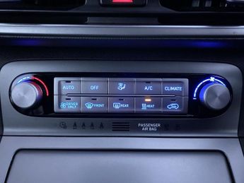 HYUNDAI KONA 39kWh Premium SUV 5dr Electric Auto (10.5kW Charger) (136 ps)