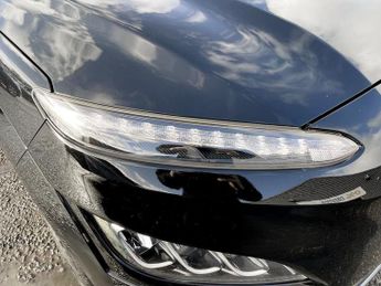 HYUNDAI KONA 64kWh Premium SUV 5dr Electric Auto (10.5kW Charger) (204 ps)