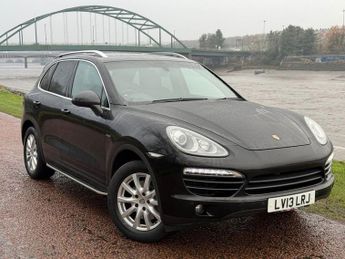 PORSCHE CAYENNE 3.0 TD V6 SUV 5dr Diesel Tiptronic 4WD Euro 5 (s/s) (240 ps)