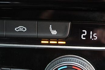 VOLKSWAGEN GOLF 2.0 TDI GTD Hatchback 5dr Diesel DSG Euro 6 (s/s) (184 ps)