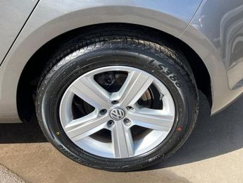 VOLKSWAGEN GOLF 1.6 TDI BlueMotion Tech Match Hatchback 5dr Diesel DSG Euro 5 (s